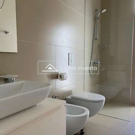 Coast 60 B 빌라 팔라서