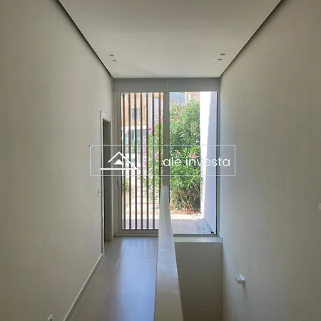 Coast 60 B 빌라 팔라서